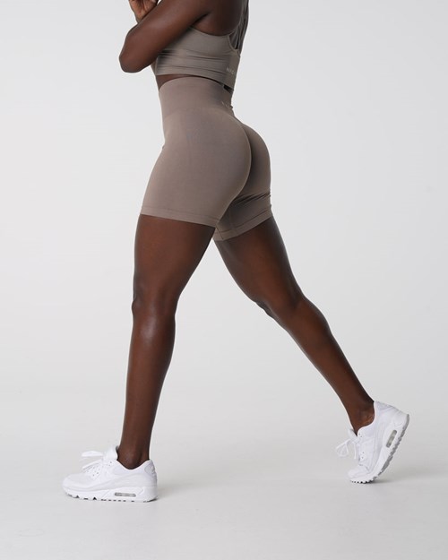 NVGTN Solid Seamless Shorts Taupe | 198XSEDTP